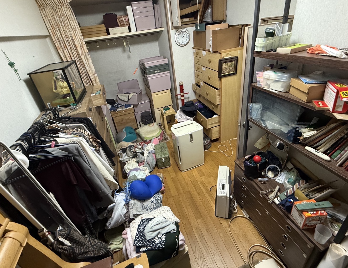 千葉県船橋市2LDKのゴミが散乱した部屋